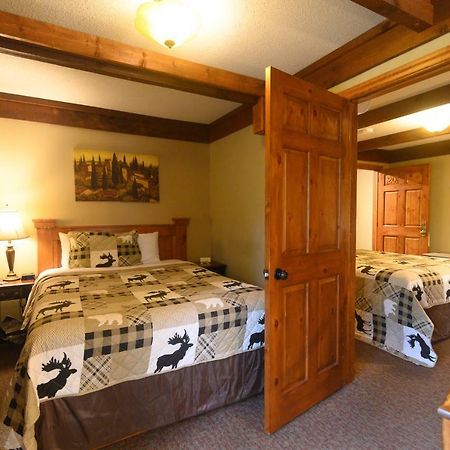 Forest Motel & Woodland Retreat Стратфорд Екстер'єр фото