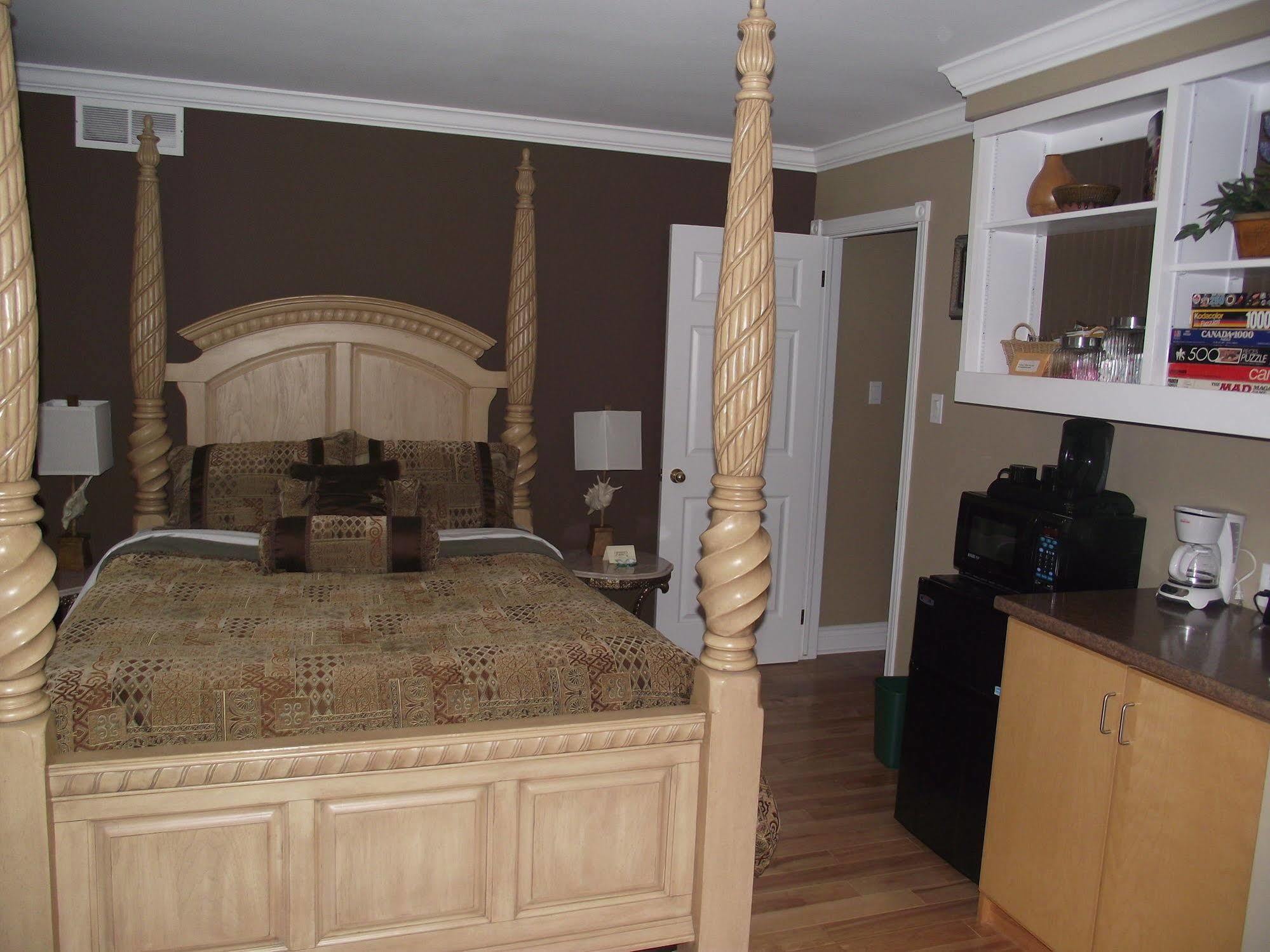 Forest Motel & Woodland Retreat Стратфорд Екстер'єр фото
